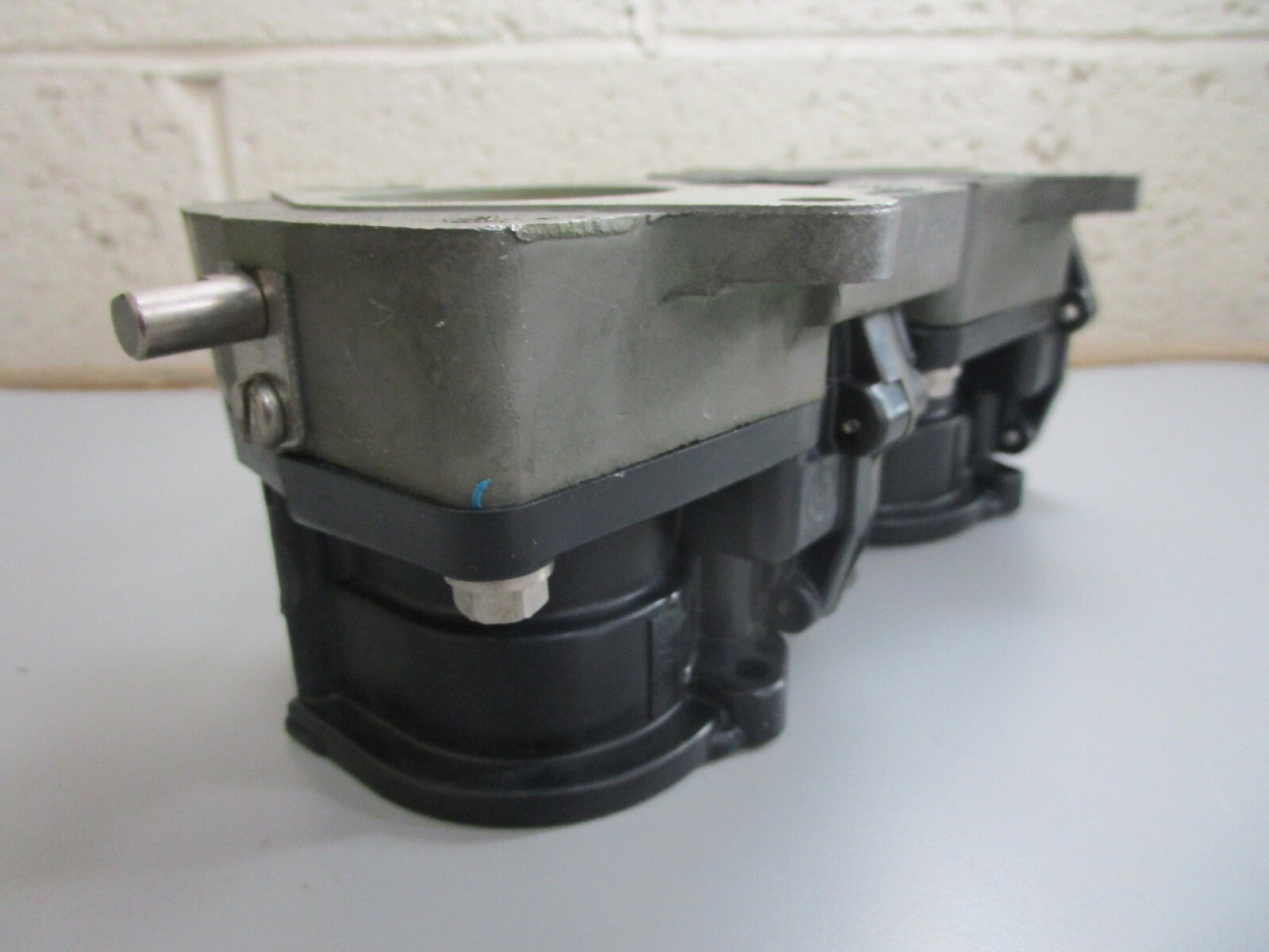 *NEW OEM* (LOT OF 2) 0820 OMC Johnson Evinrude Carburetor 398743 333525