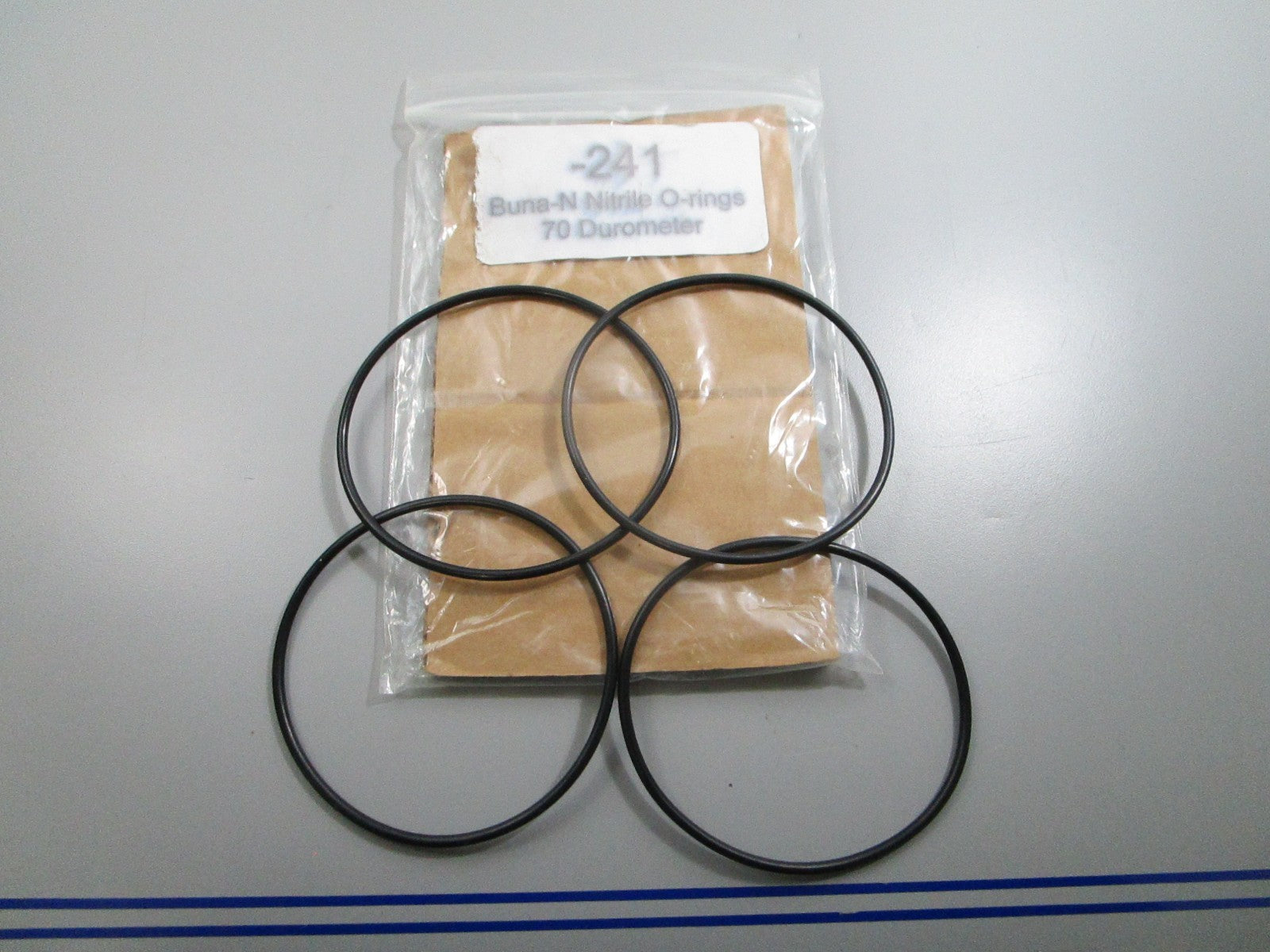 *NEW* (LOT OF 4) 0810 Buna-N Nitrile O-Ring -241