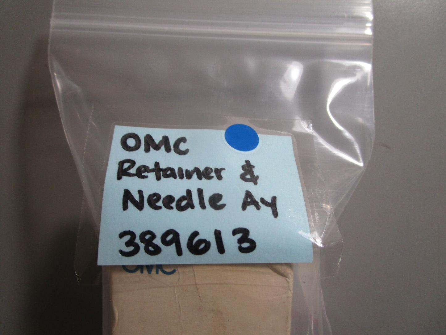 *NEW OEM* 0810 OMC Johnson Evinrude Retainer & Needle Assembly 389613 0389613
