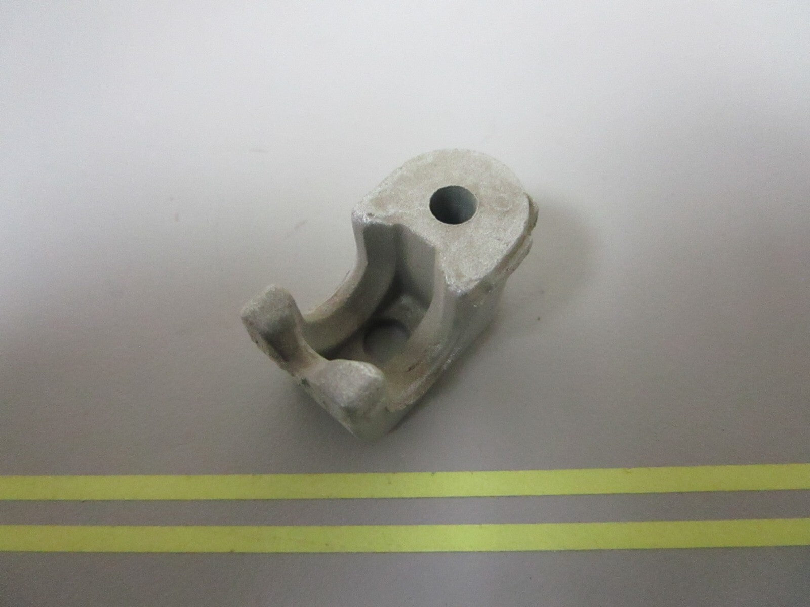 *NEW OEM* 0810 OMC Johnson Evinrude Anchor Block 310685 0310685