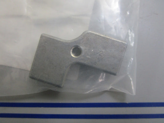 *NEW OEM* 0810 OMC Johnson Evinrude Retainer 338328 0338328