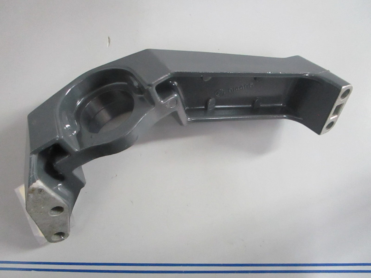 NEW OEM 914495 0914495 OMC Johnson Evinrude Bracket 0820