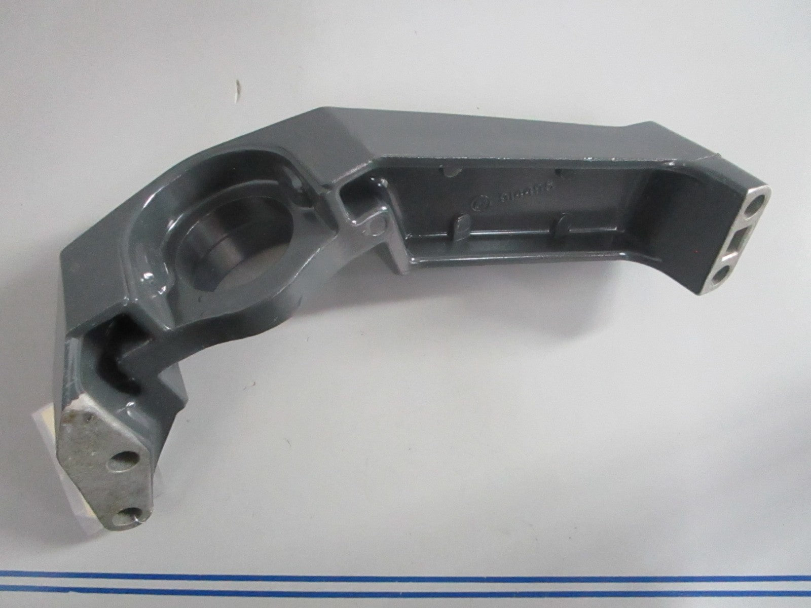 NEW OEM 914495 0914495 OMC Johnson Evinrude Bracket 0820