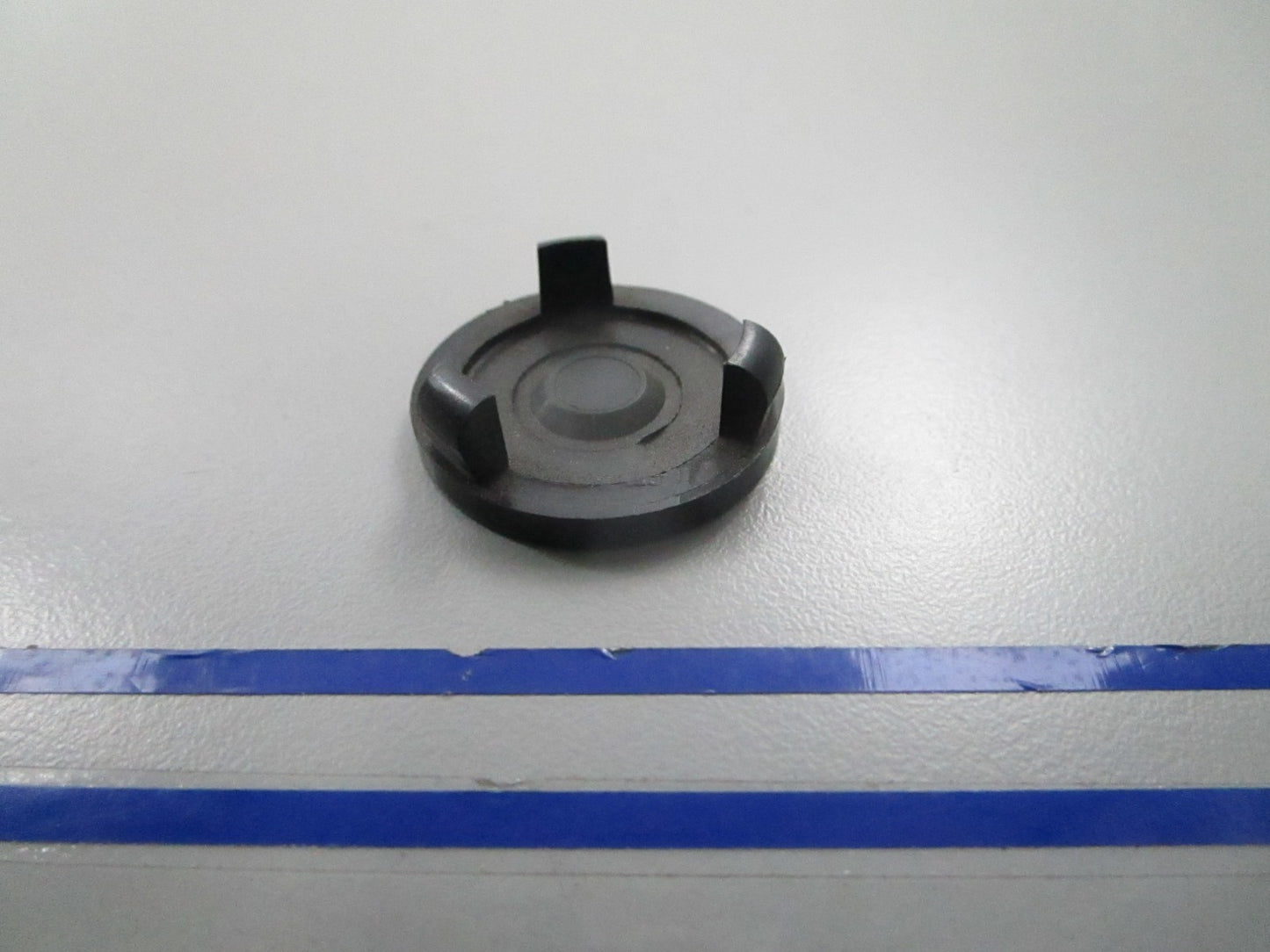 *NEW OEM* 0810 OMC Johnson Evinrude Plug 309411 0309411