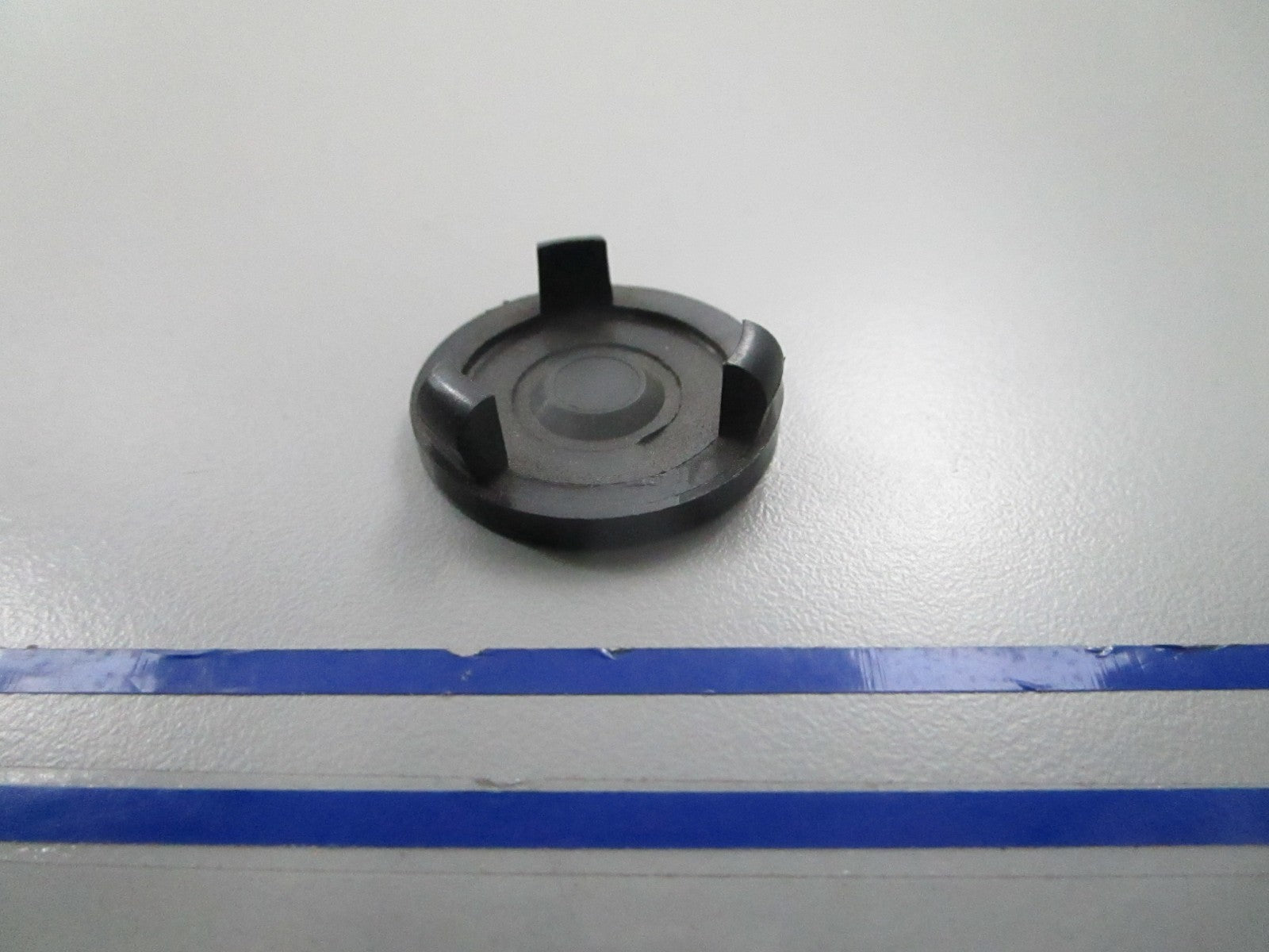 *NEW OEM* 0810 OMC Johnson Evinrude Plug 309411 0309411