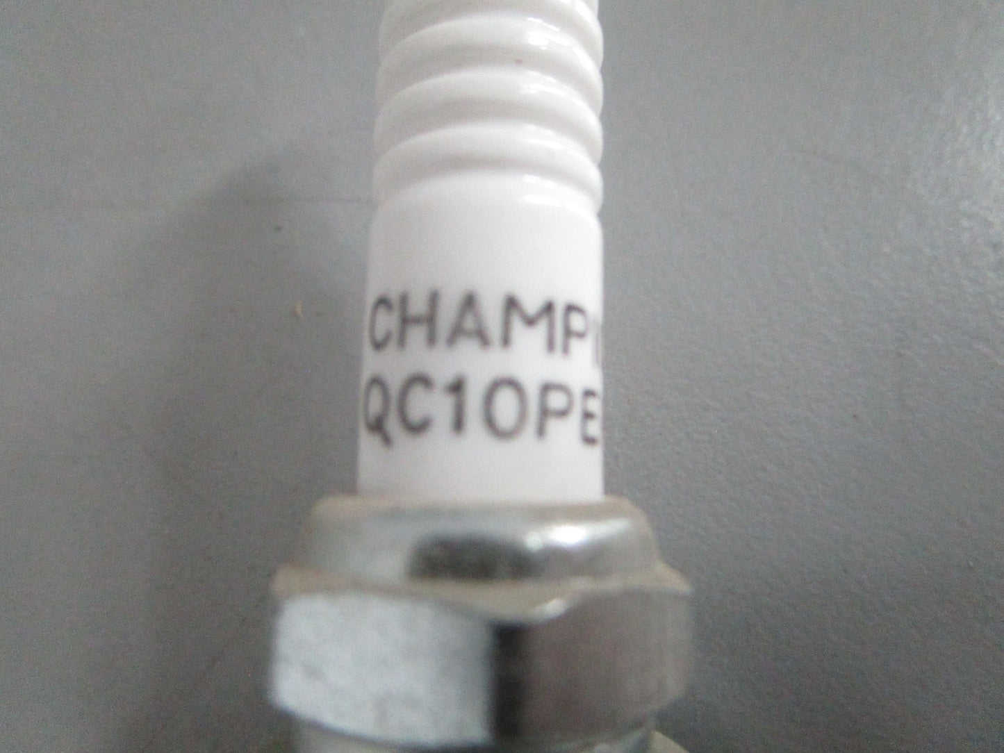NEW OEM (LOT OF 2) QC10PEPB Champion Spark Plug 0820