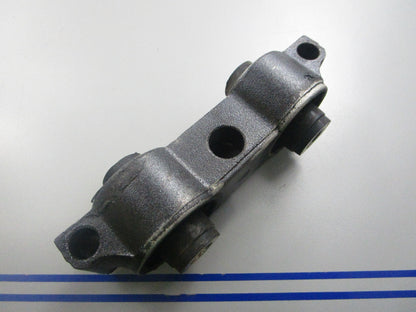 *NEW OEM* 0810 OMC Johnson Evinrude Rubber Mount 395873 0395873