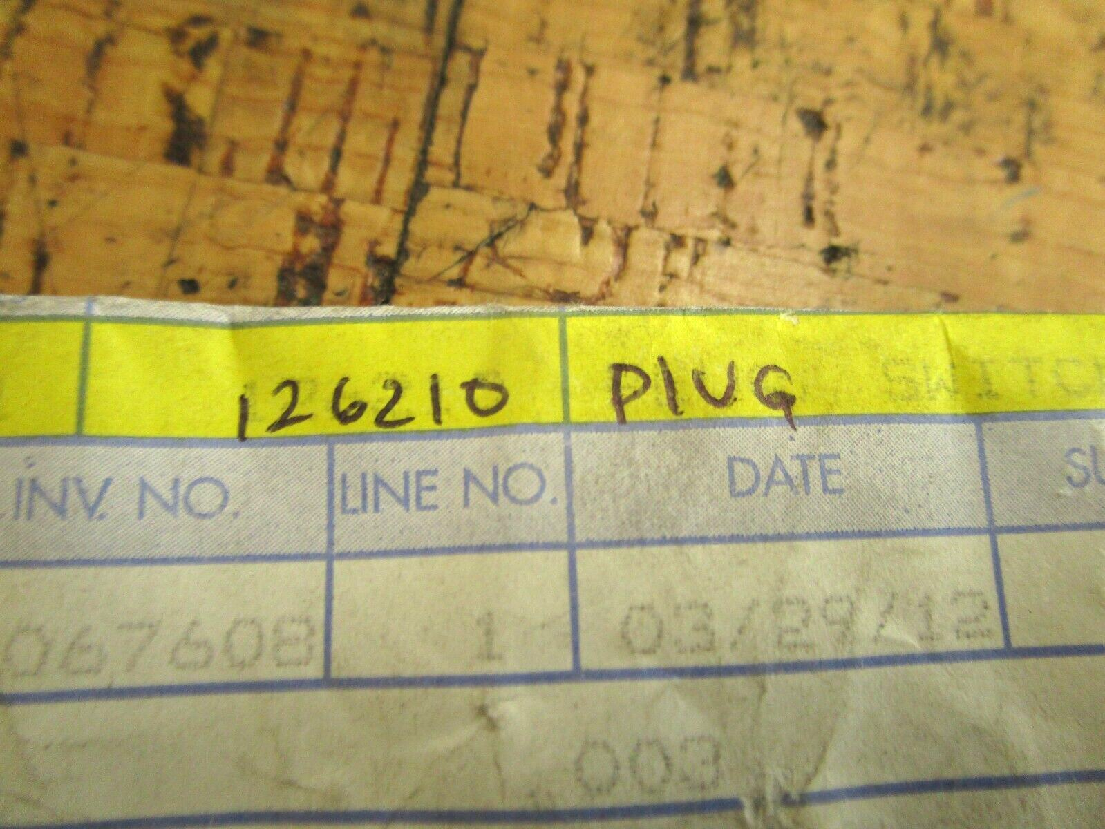 *NEW OEM* 0750 OMC Johnson Evinrude PLUG 126210 0126210