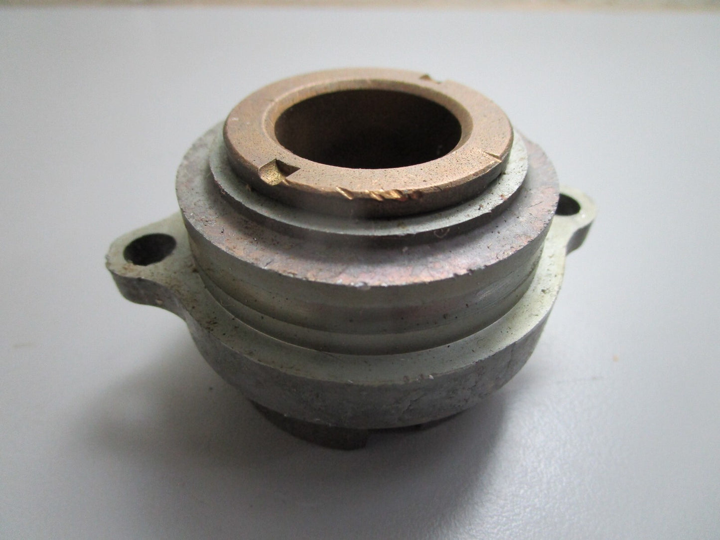 *NEW OEM* 0820 Mercury Force Prop Shaft Cage 2A318298