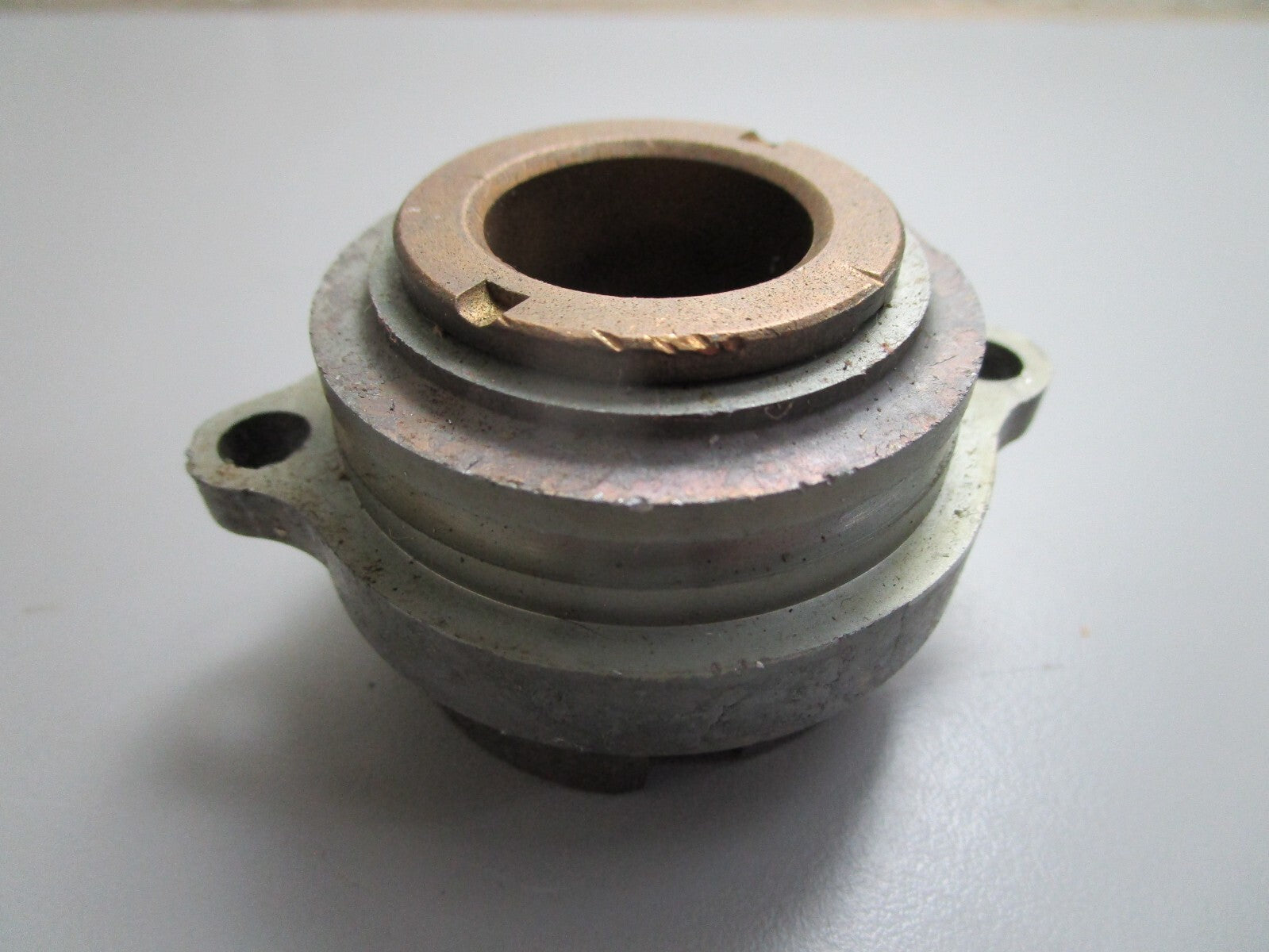 *NEW OEM* 0820 Mercury Force Prop Shaft Cage 2A318298