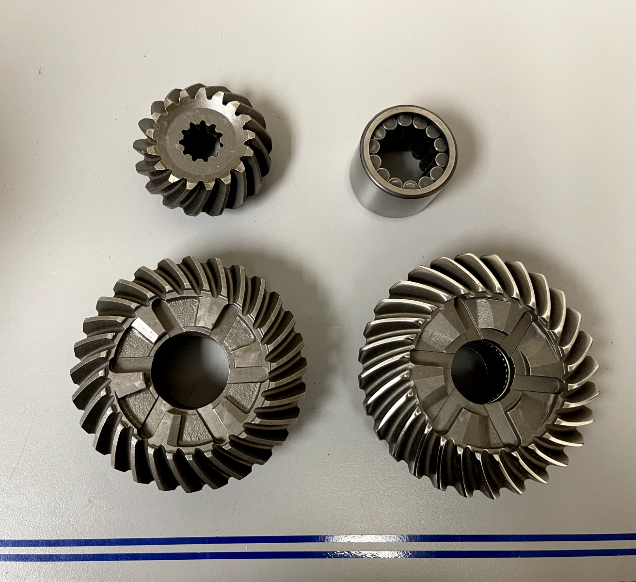 *NEW OEM* 0670 Mercury Mercruiser Sterndrive Outdrive Gear Set 43-96084A2