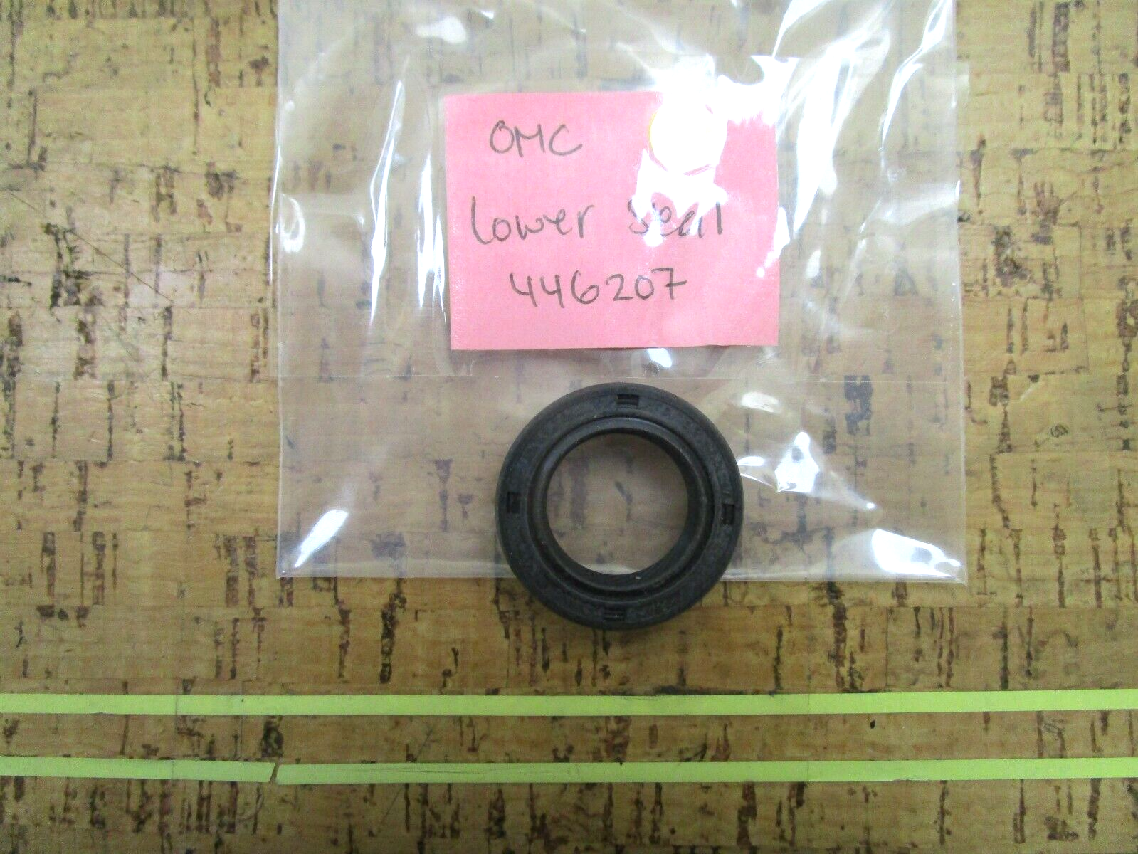 *NEW OEM* 0750 OMC Johnson Evinrude LOWER SEAL 446207 0446207