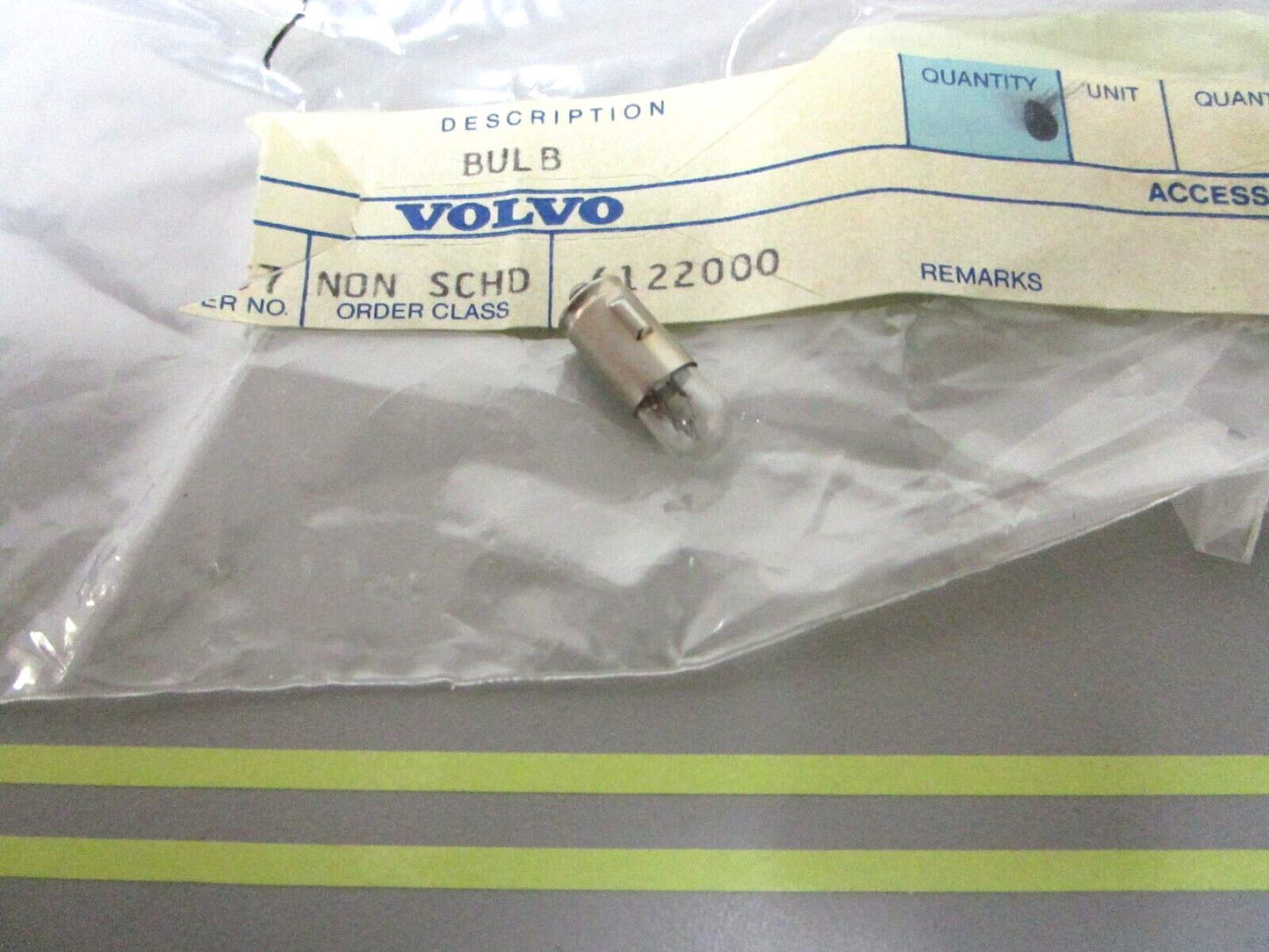 *NEW OEM* 0750 Volvo Penta BULB 19923
