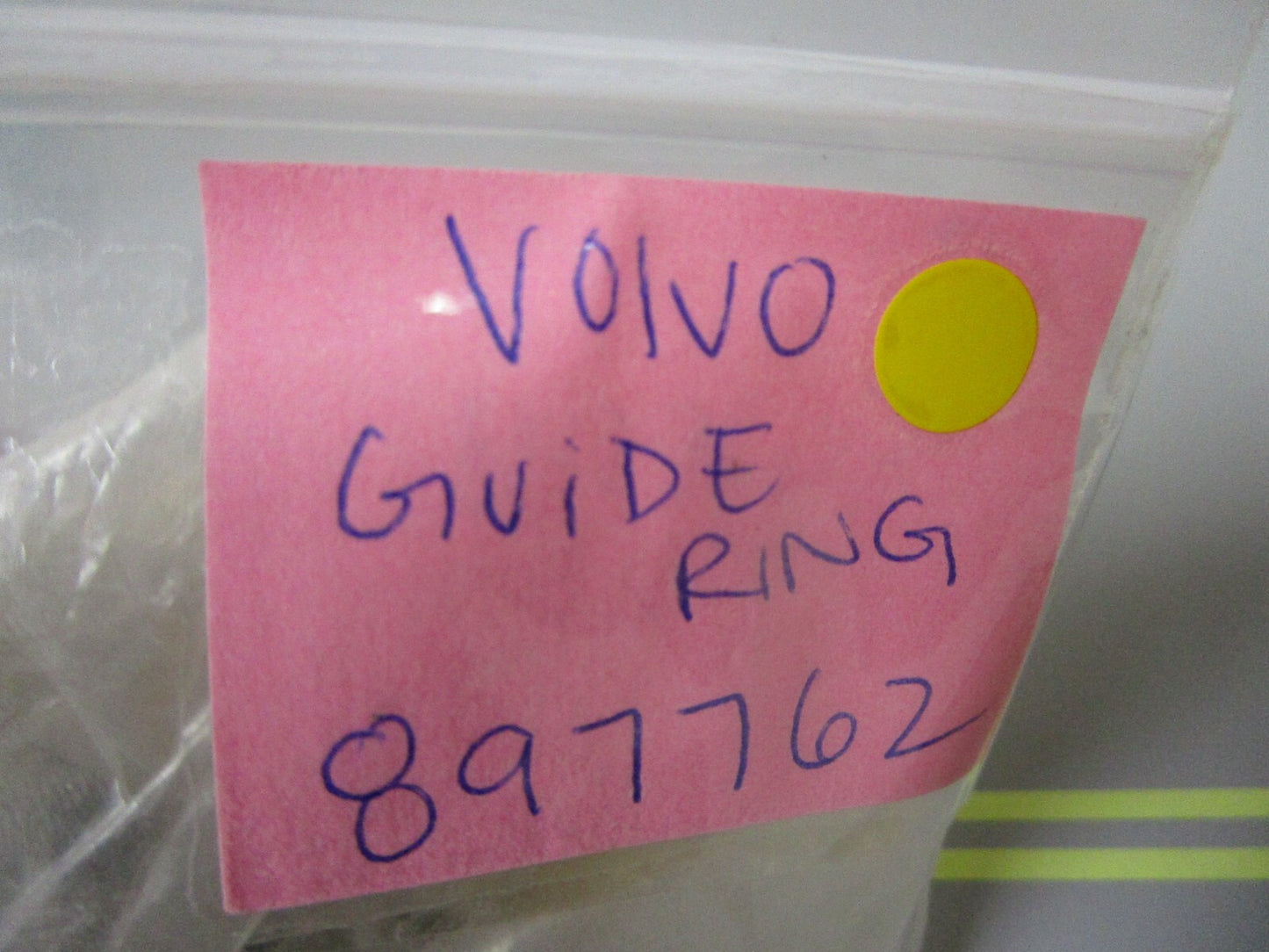 *NEW OEM* 0810 Volvo Penta Guide Ring 897762