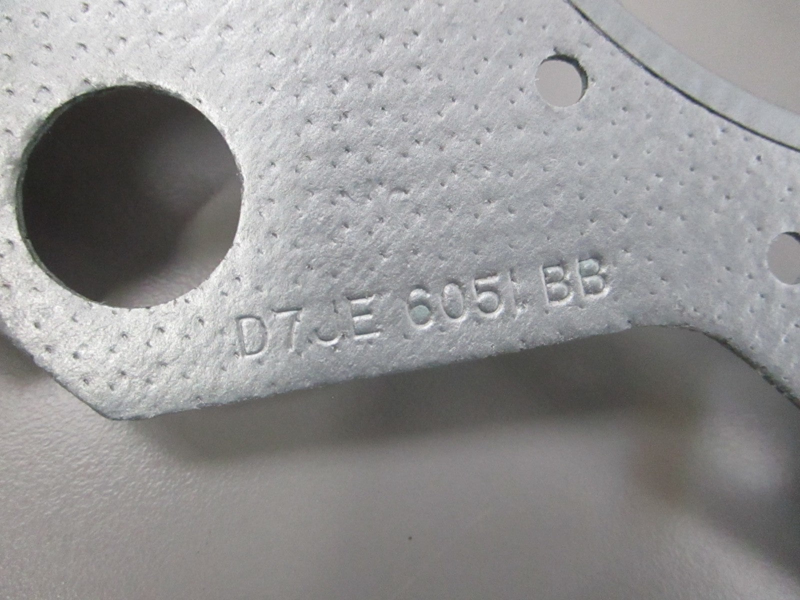 NEW OEM 27-75647 Mercury Quicksilver Gasket 0810
