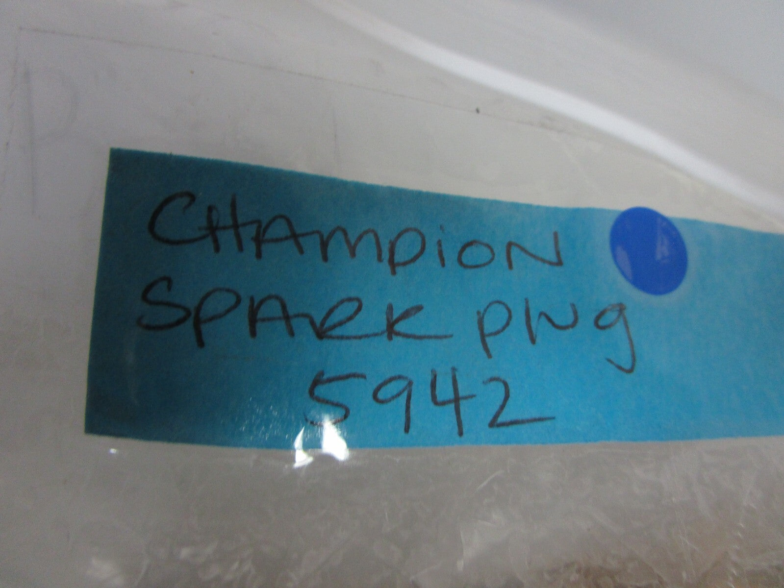 *NEW OEM* (LOT OF 40) 0720 Champion Spark Plug 5942
