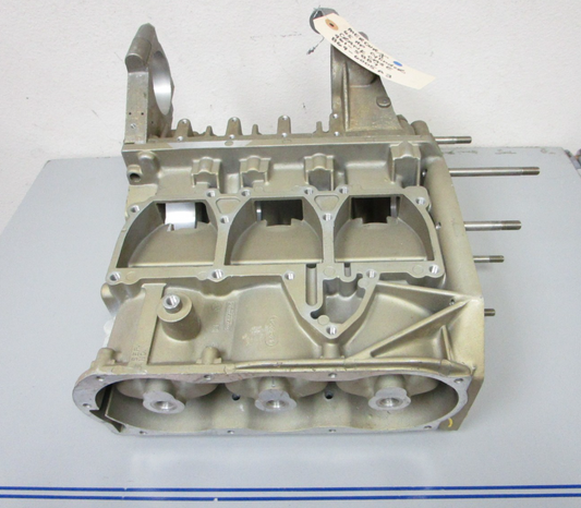 *NEW OEM* 0720 Mercury 65hp Cylinder Crankcase 961-5887 869-6005A3