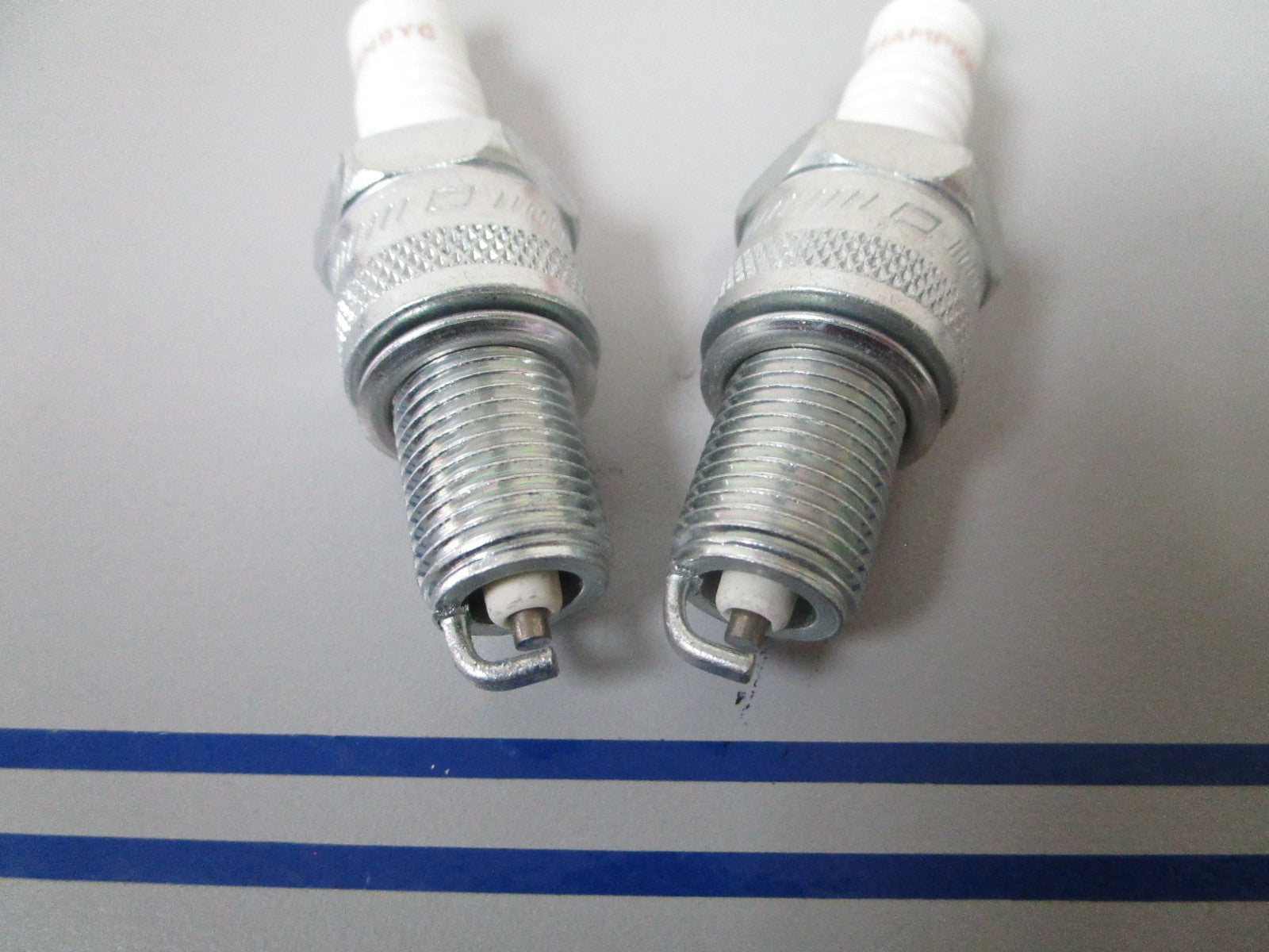 NEW (LOT OF 2) RN9YC Champion Spark Plug 0810