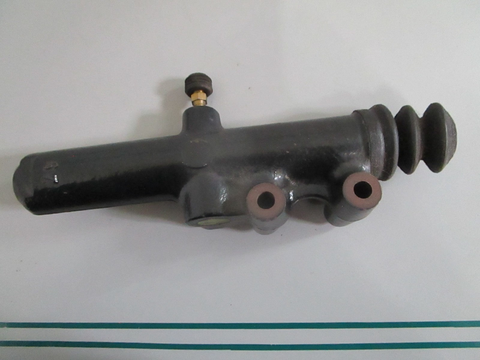 NEW OEM 0002957806 Mercedes-Benz Clutch Master Cylinder 0820
