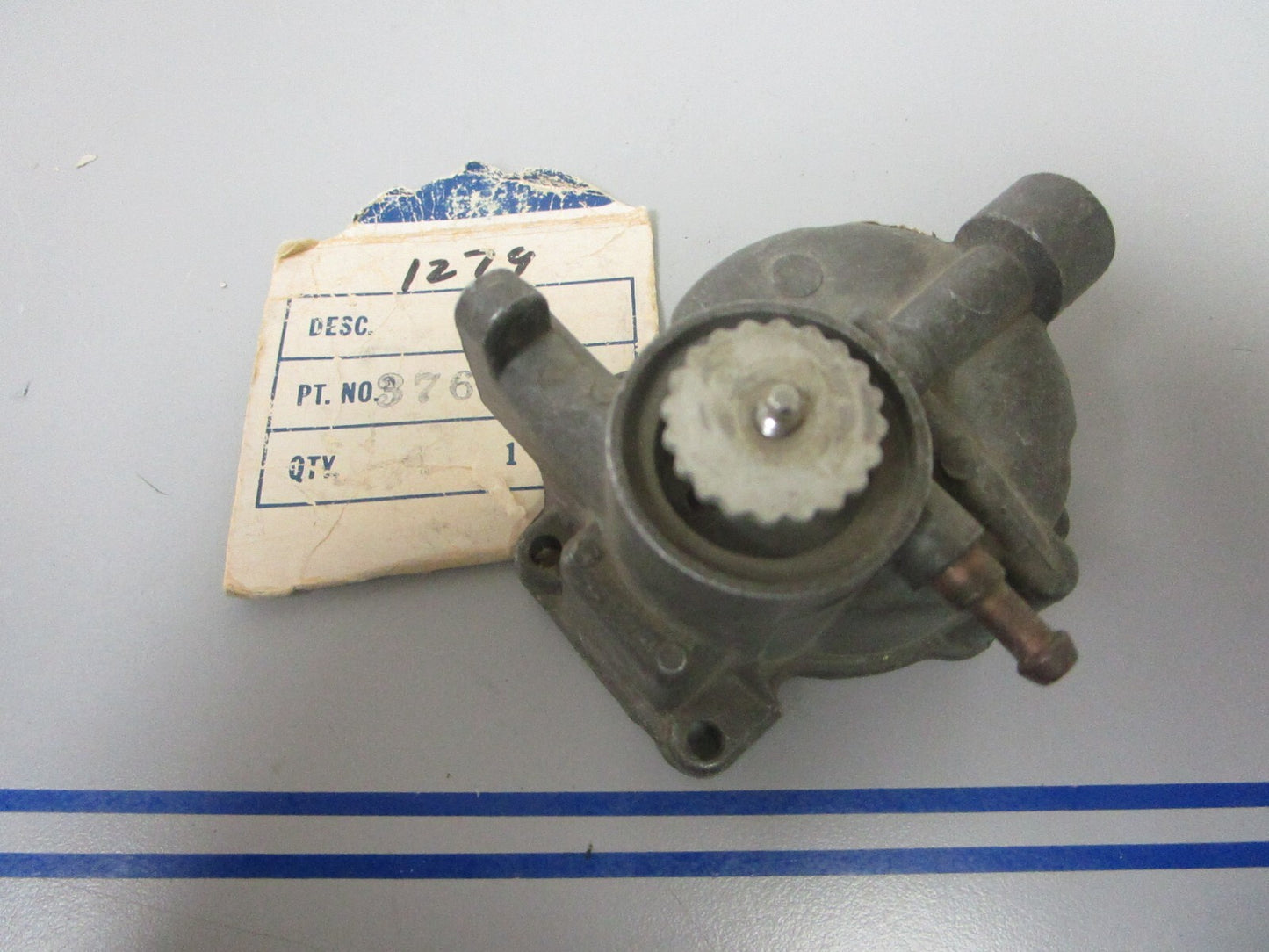 *NEW OEM* 0810 OMC Johnson Evinrude Carburetor Bowl 376681 0376681