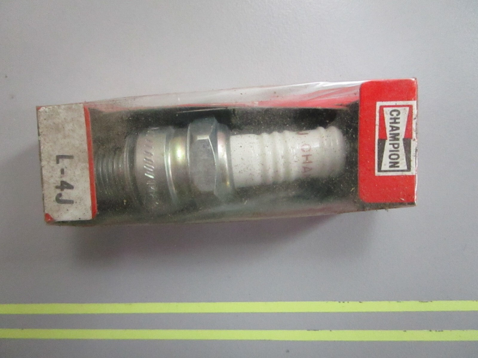 *NEW* 0820 Champion Spark Plug L-4J