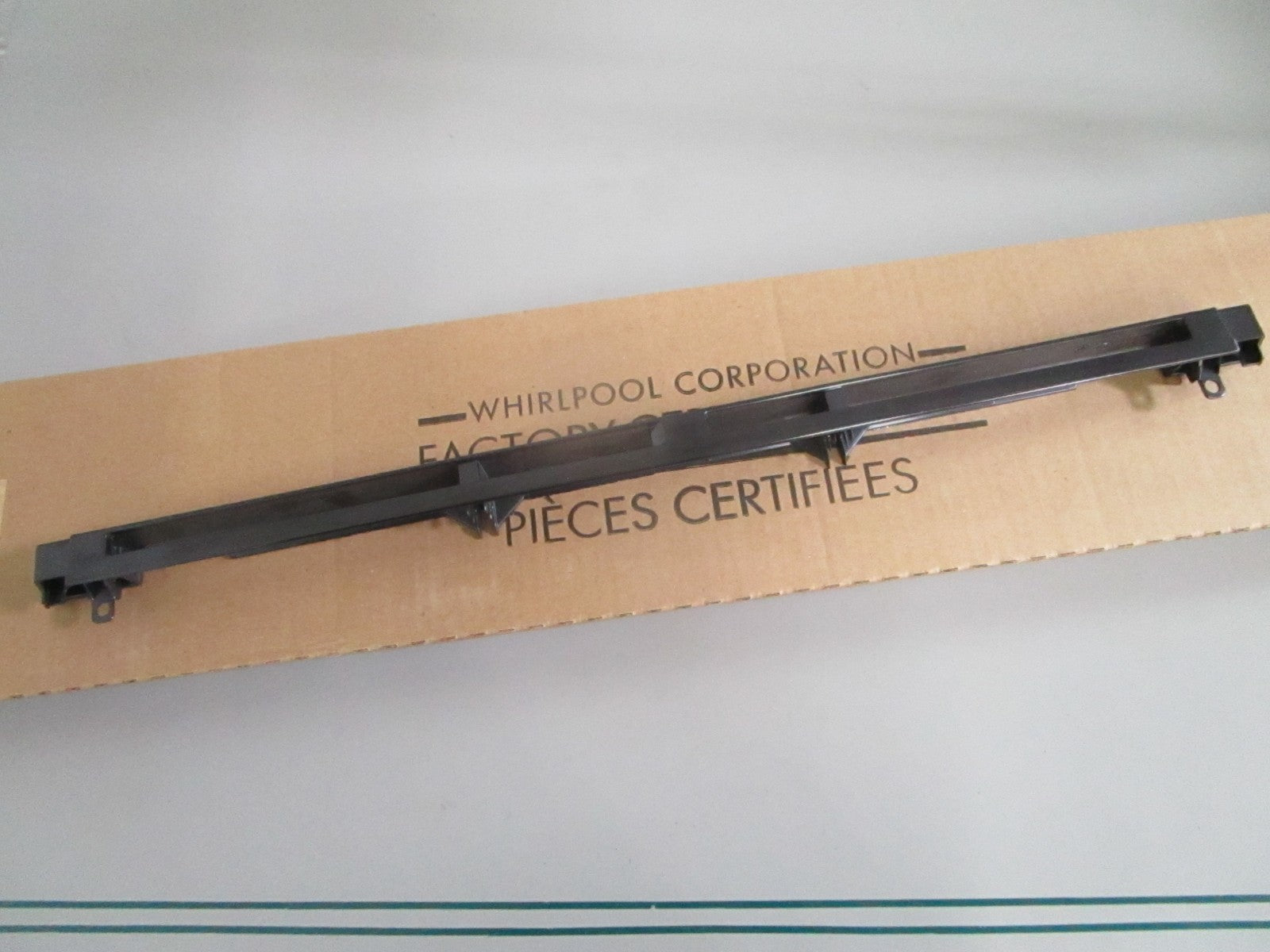 NEW OEM W10518369 Whirlpool Vent Trim 0820