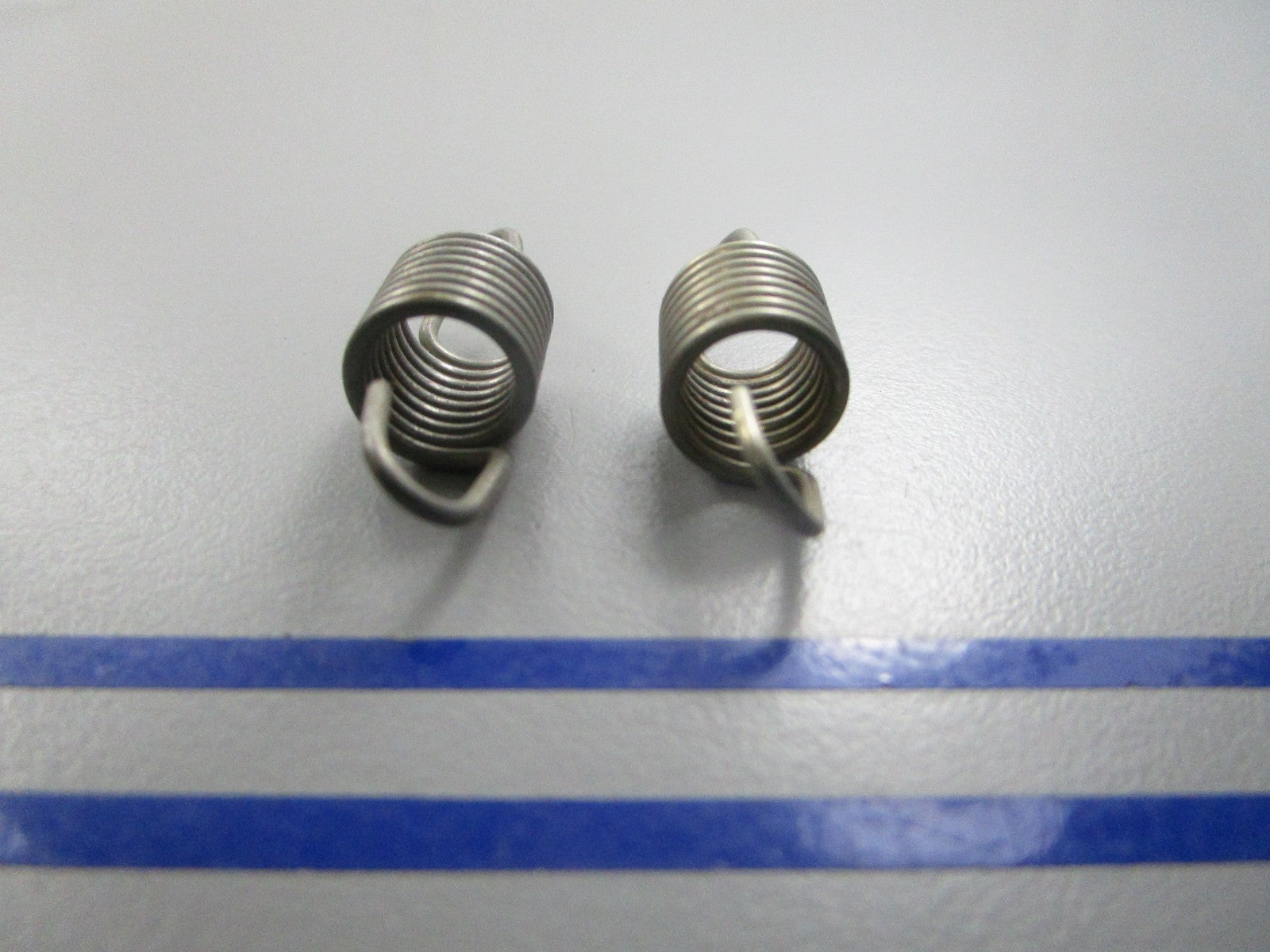 NEW OEM (LOT OF 2) 315176 0315176 OMC Johnson Evinrude Starter Lock Spring 0810