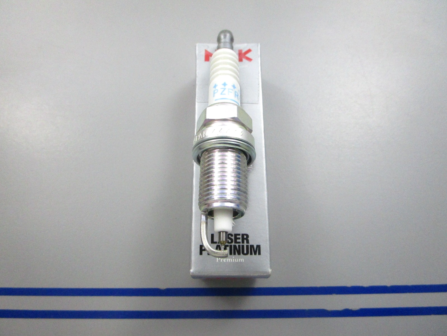 NEW PZFR6H NGK Laser Platinum Spark Plug 0810