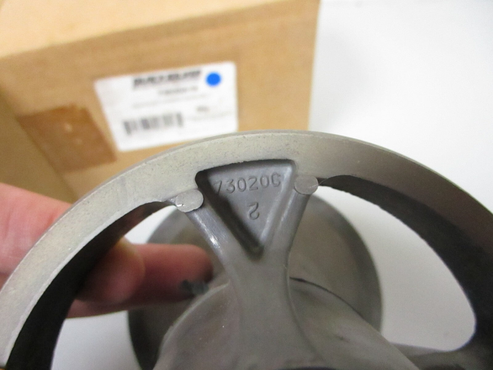 *NEW OEM* 0720 Mercury Quicksilver Bearing Carrier 73020A14