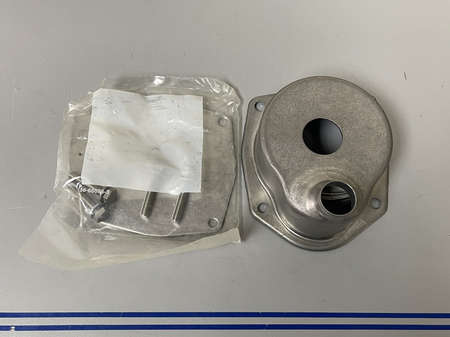 *NEW OEM* 0670 Mercury Quicksilver Water Pump Housing Kit 817275A2