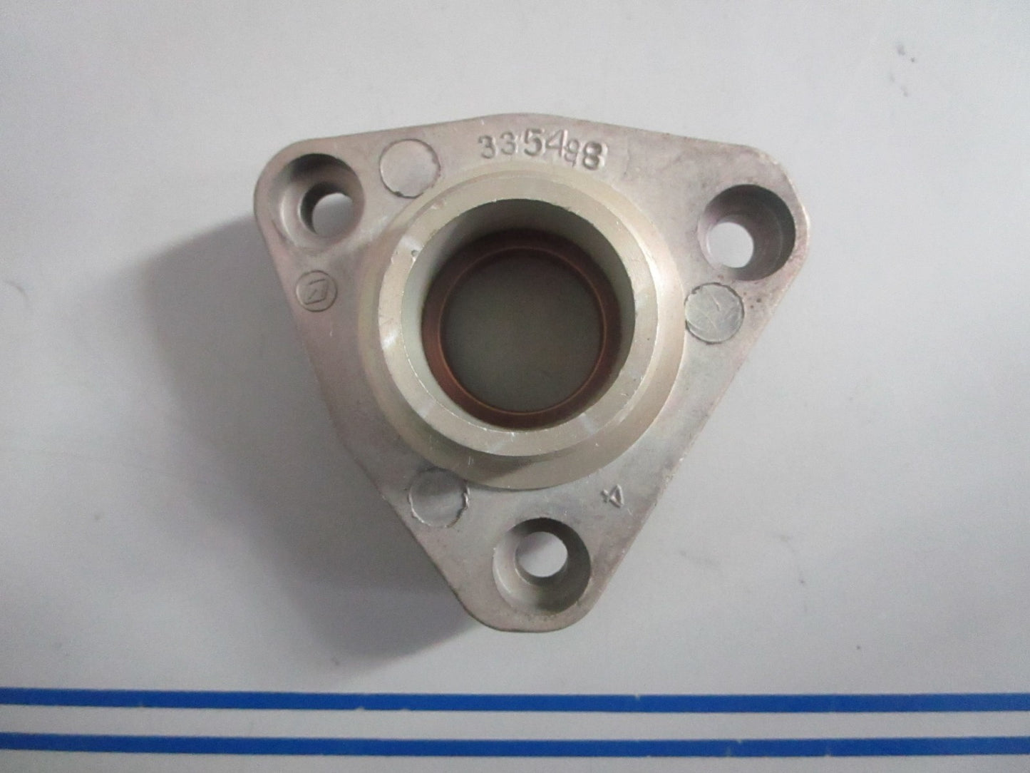 NEW OEM 433470 0433470 335498 OMC Johnson Evinrude Crankcase Head Assy 0820