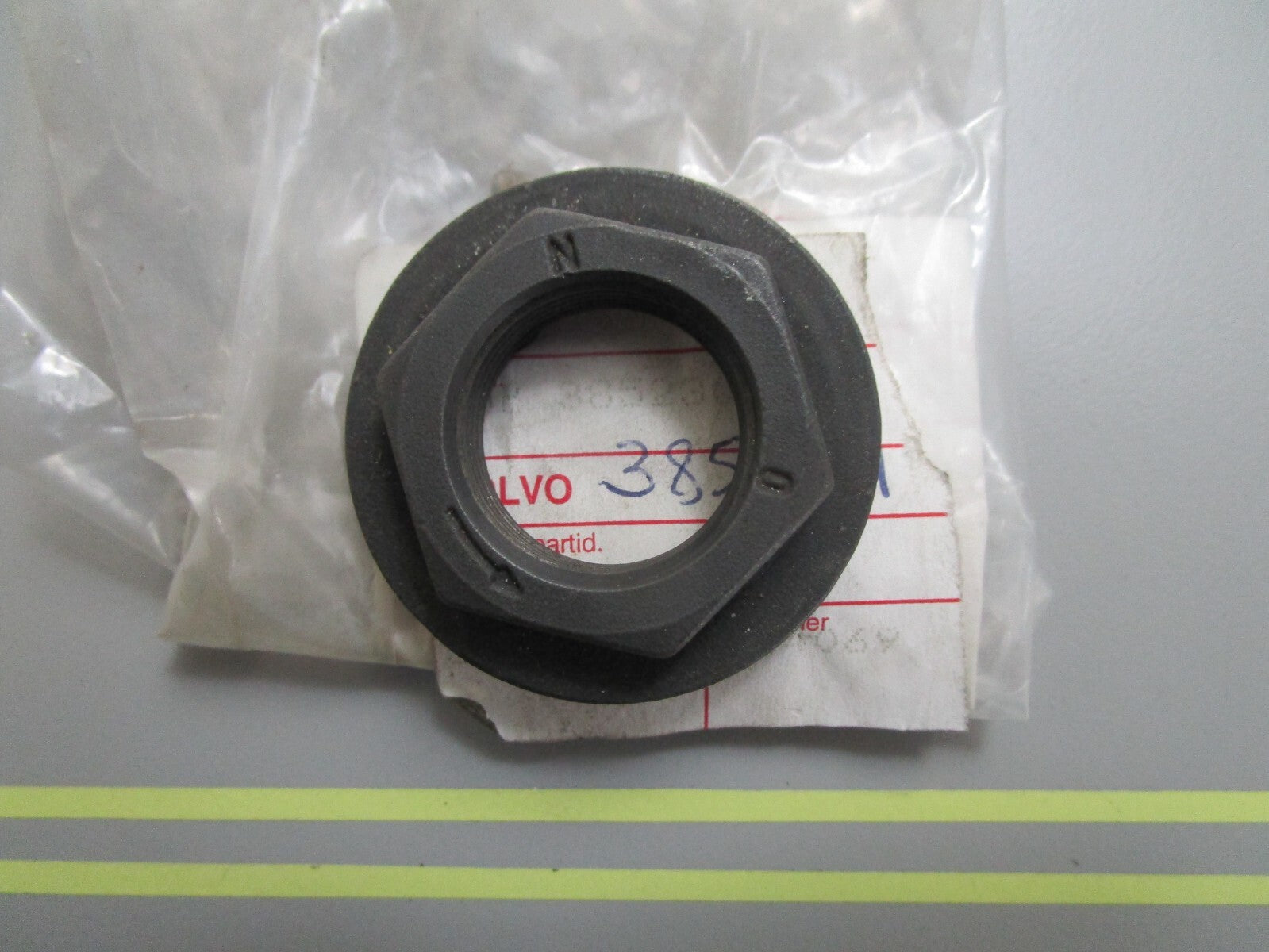 *NEW OEM* 0810 Volvo Penta Nut 3852301
