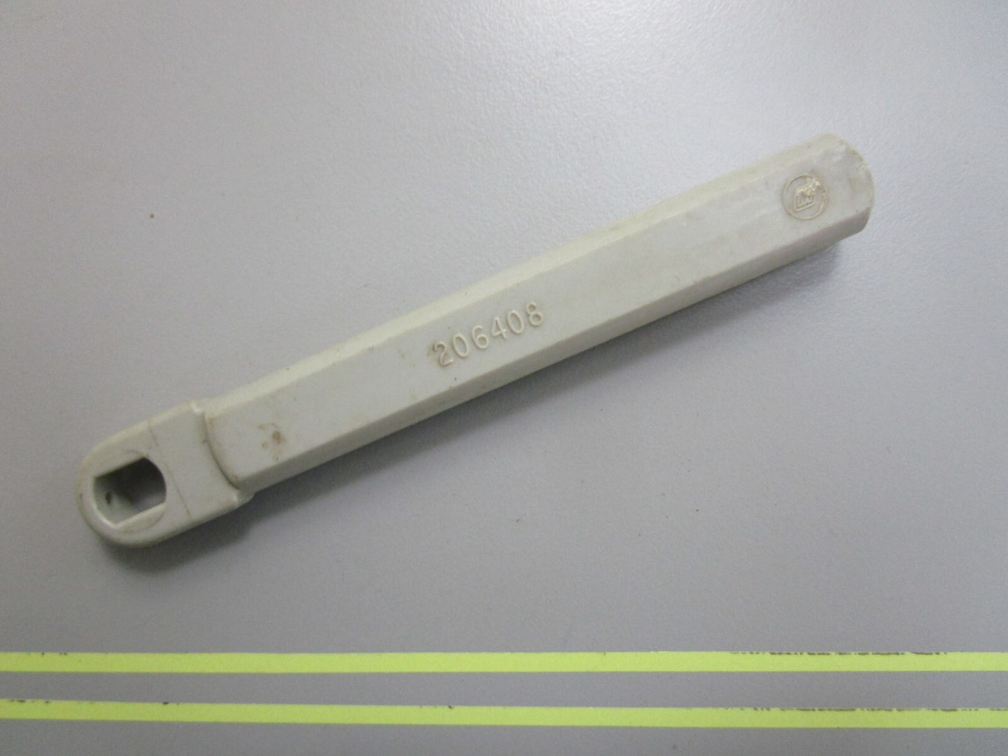 *NEW OEM* 0810 OMC Johnson Evinrude Control Housing Casing Guide 206408 0206408