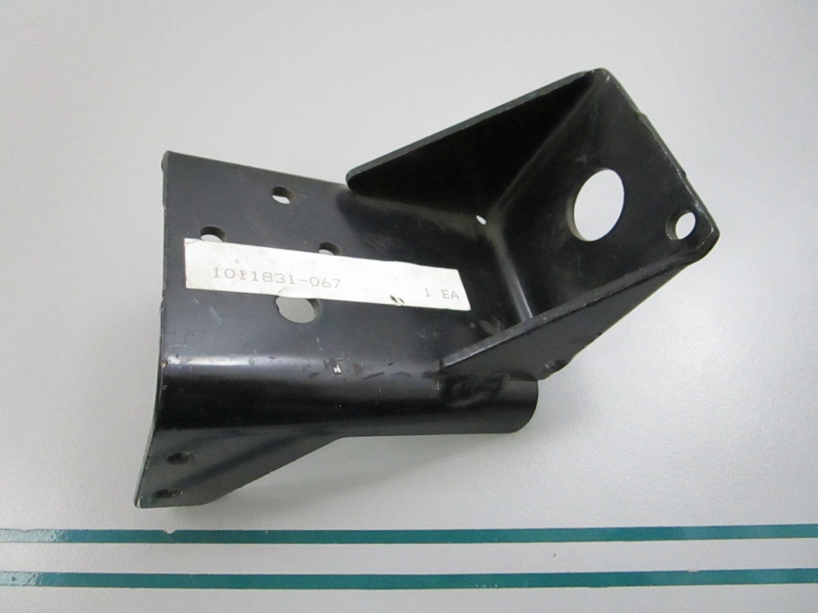 NEW OEM 1011831-067 Polaris Support 0810