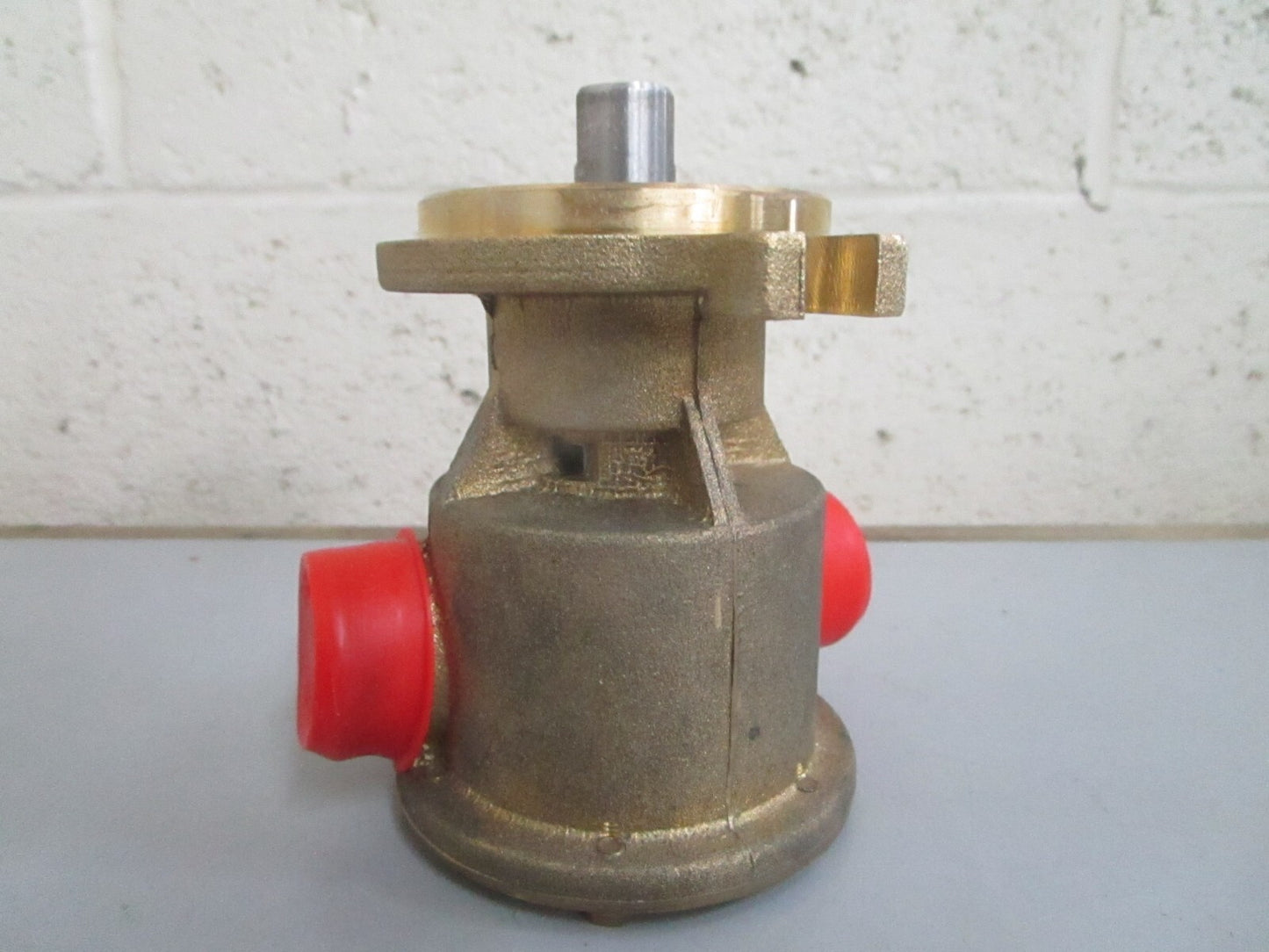 *NEW OEM* 0820 Volvo Penta Raw Water Sea Pump 842843