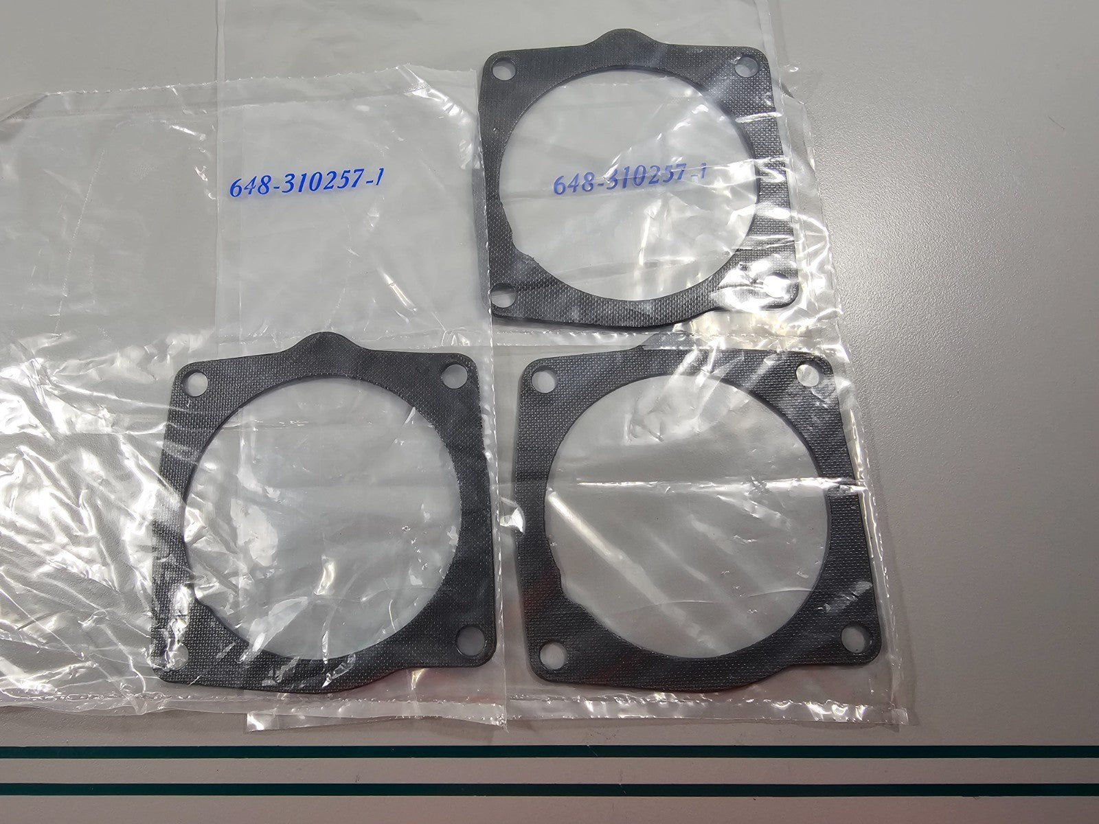 NEW OEM (LOT OF 3) 310257 0310257 OMC Johnson Evinrude Gasket 0810