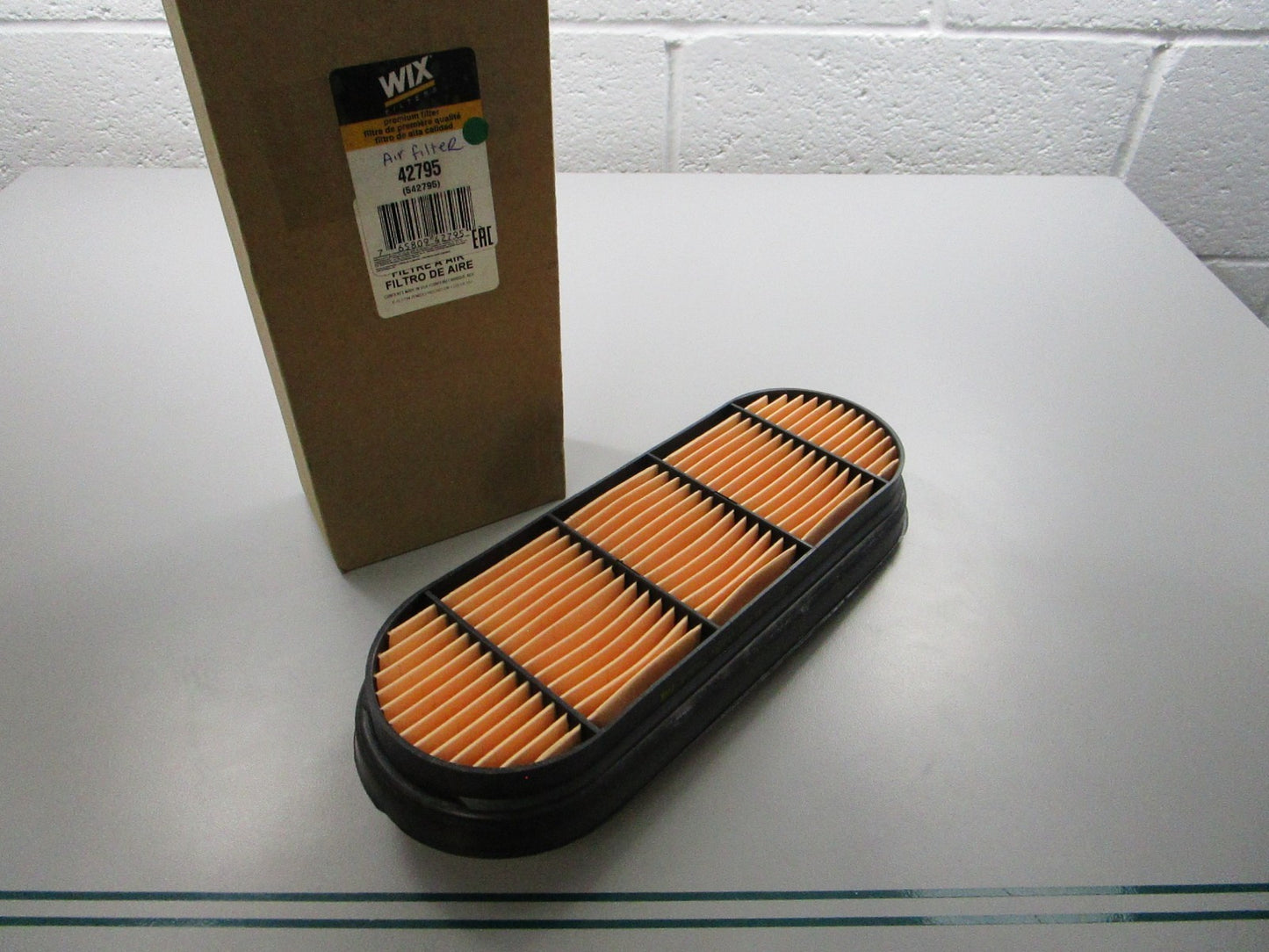 NEW 42795 WIX Air Filter 0810