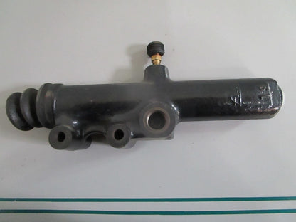 NEW OEM 0002957806 Mercedes-Benz Clutch Master Cylinder 0820