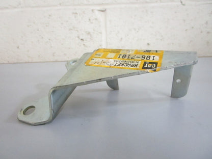 *NEW OEM* 0820 CAT Bracket 106-7101