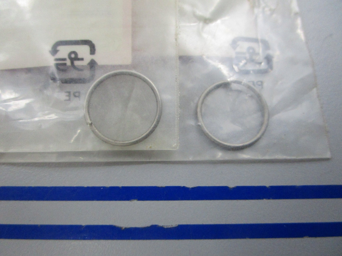 NEW OEM (LOT OF 2) 90661-HC4-006 Honda Piston Clip 0810