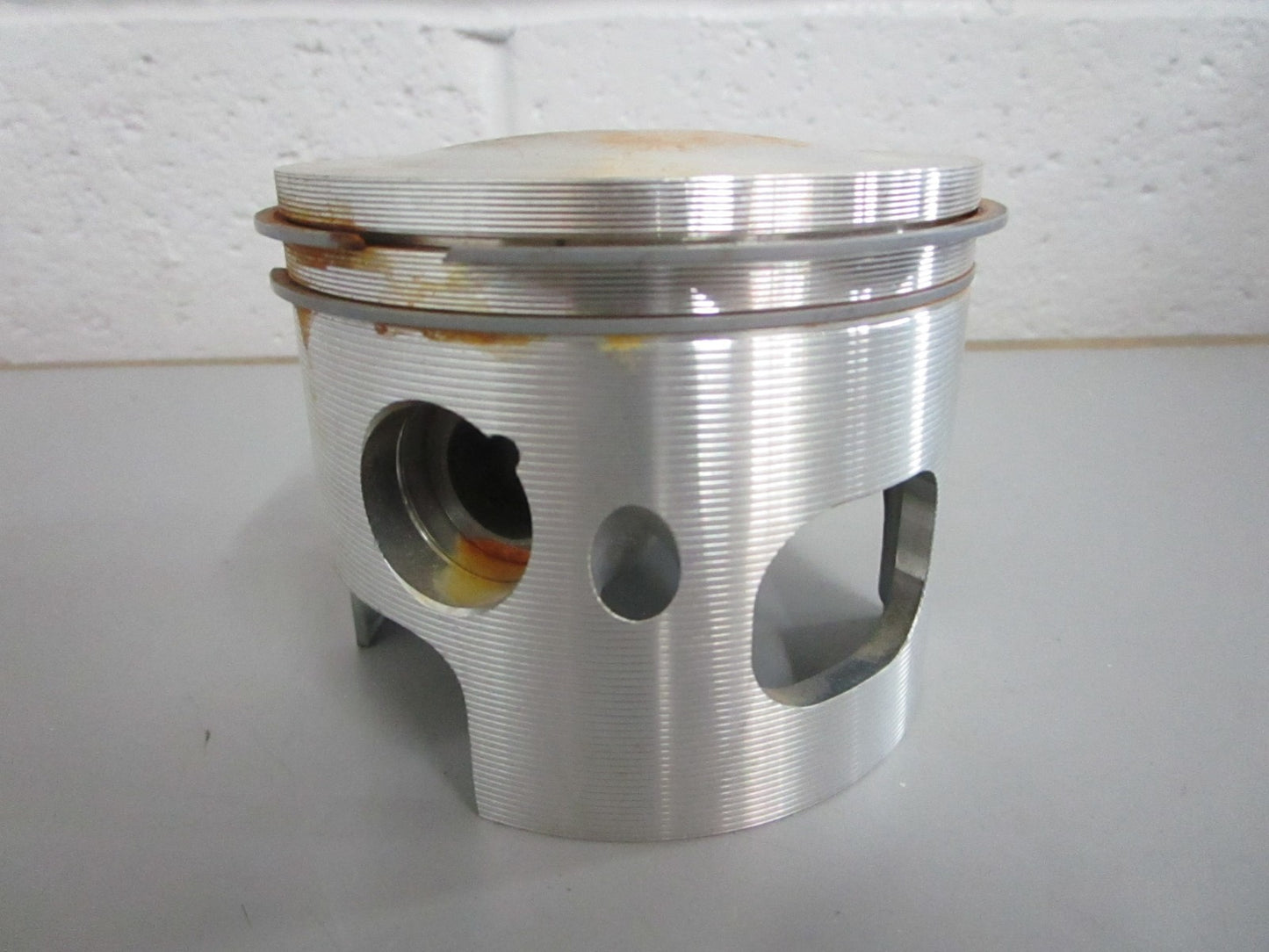 *NEW OEM* 0820 Wiseco Piston 3043PS For OMC