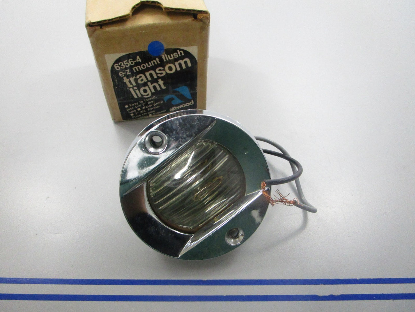 NEW OEM 6356-4 Attwood Mount Flush Transom Light 0810