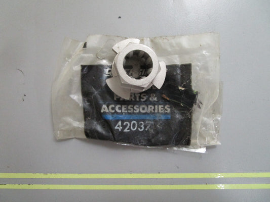 *NEW OEM* 0810 Mercury Quicksilver Hub 42037