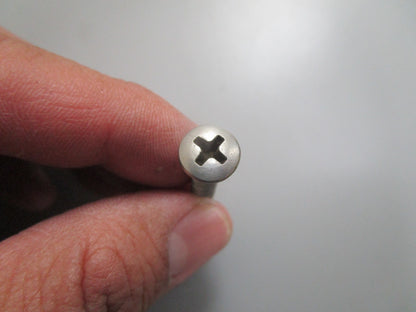 *NEW OEM* 0810 OMC Johnson Evinrude Screw 337061 0337061