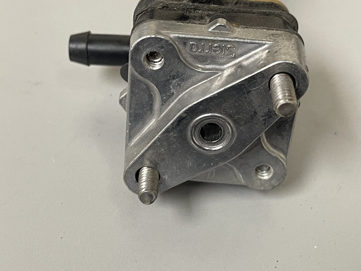NEW OEM 387027 Johnson Evinrude Fuel Pump 0670
