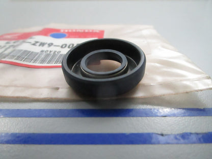 NEW OEM Honda 91202-ZW9-003 Seal 0810