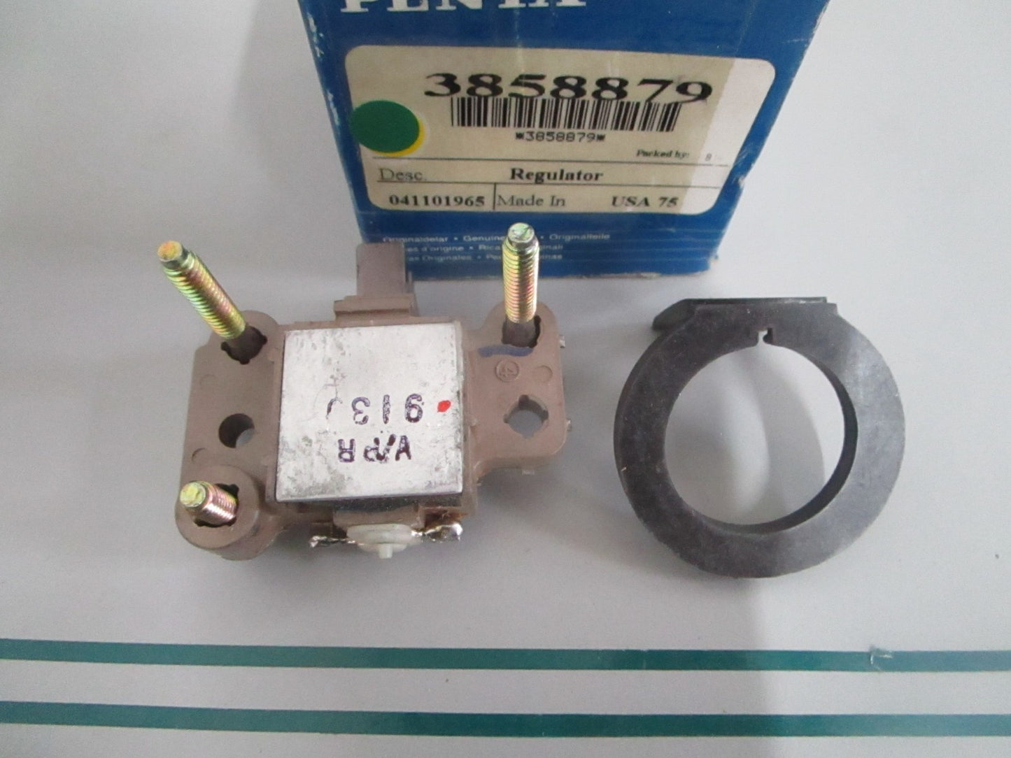 Volvo Penta 3858879 Voltage Regulator OMC Marine Inboard NOS NEW OEM 0820