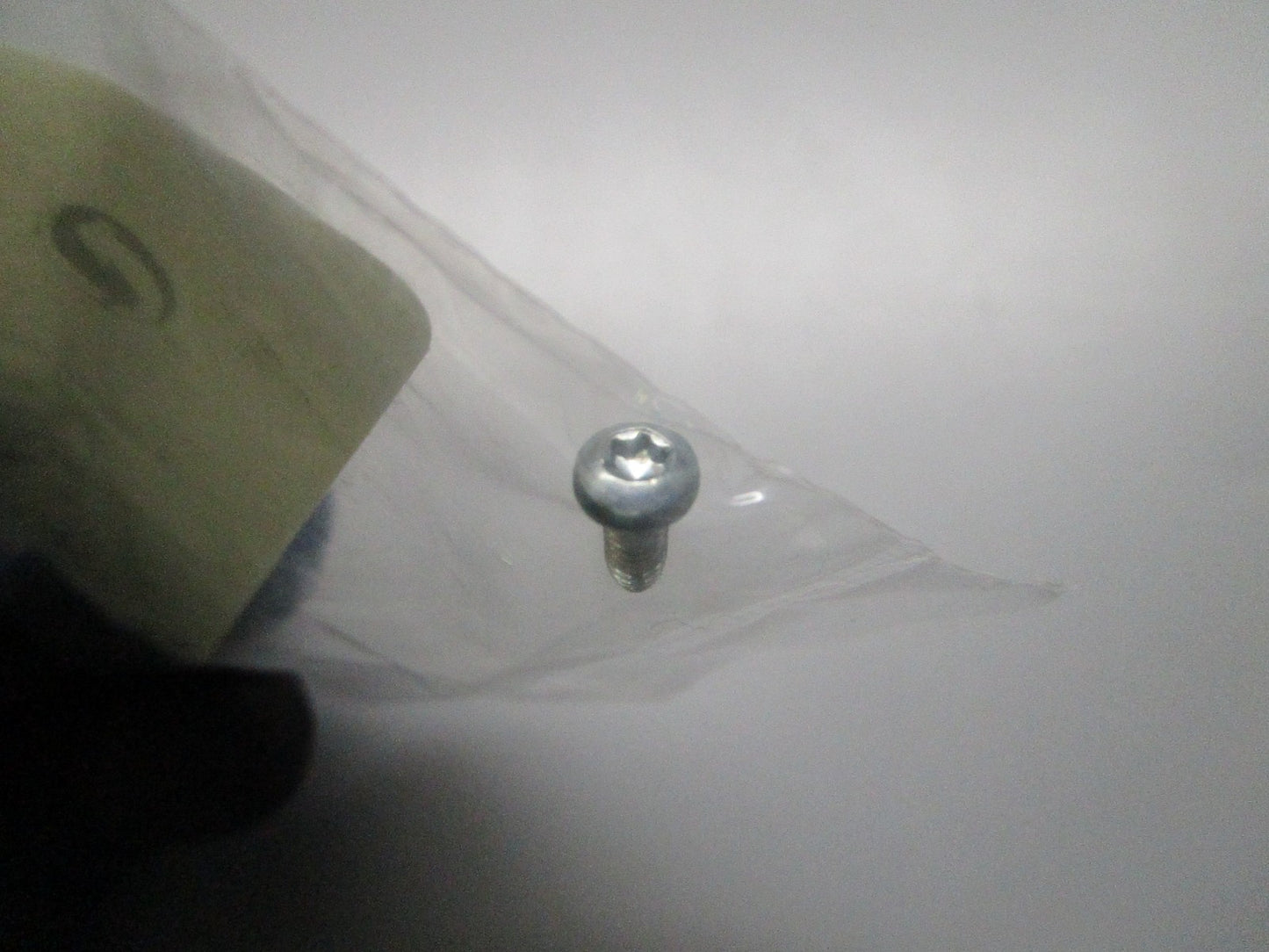 *NEW OEM* 0810 Bosch Screw 10008211