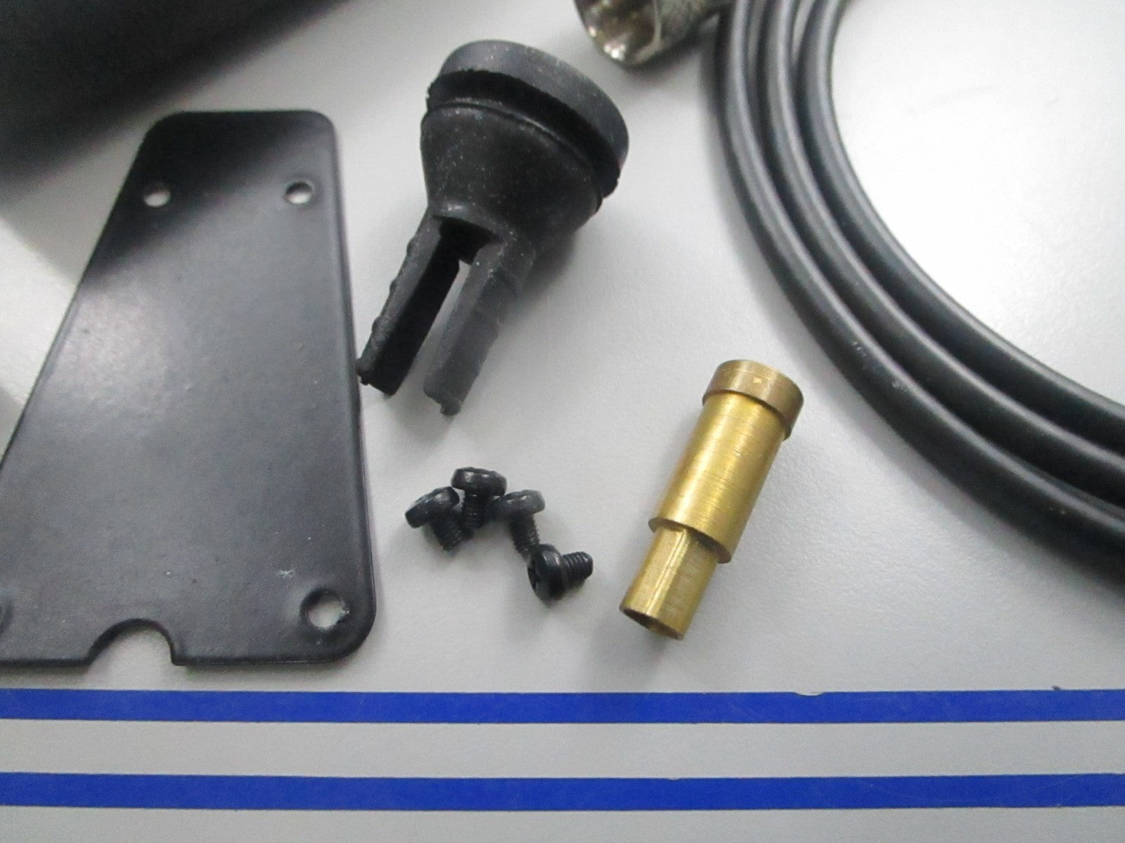 *NEW OEM* 0810 BMW Antenna Parts Bag 65212337380