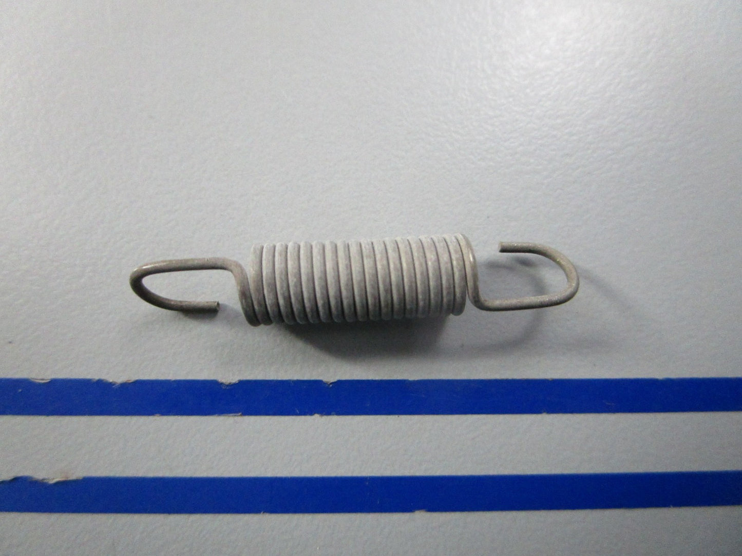 NEW OEM 303032 0303032 OMC Johnson Evinrude Spring 0810